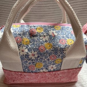 Boutique Travel Bag — Vintage Daisy